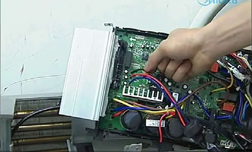 兴和美的空调电话是多少